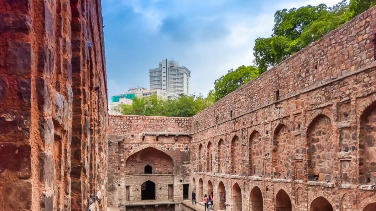 Agrasen ki Baoli Delhi: History, Entry, Timings & Photo Tips