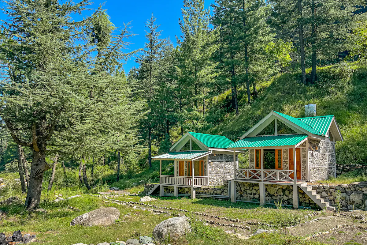 Best Airbnb in Jibhi: Top Homestays, Cottages & Reviews 2026