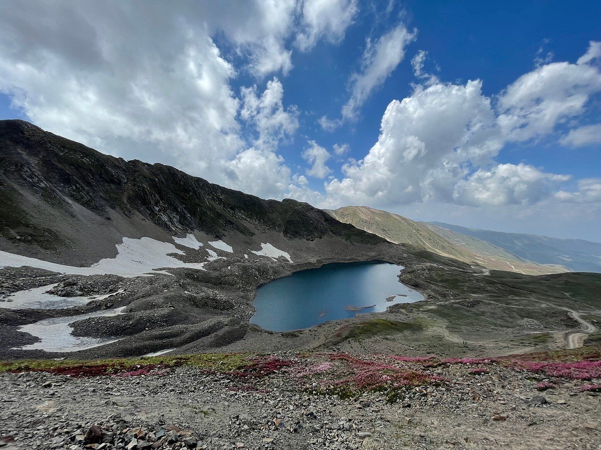 Alpather Lake Trek Kashmir: Route, Difficulty & Weather