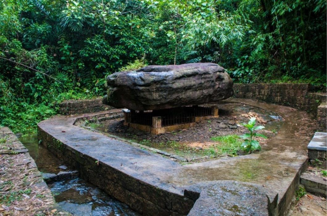 Balancing Rock Meghalaya: Geological Wonder, Location & Visit Tips