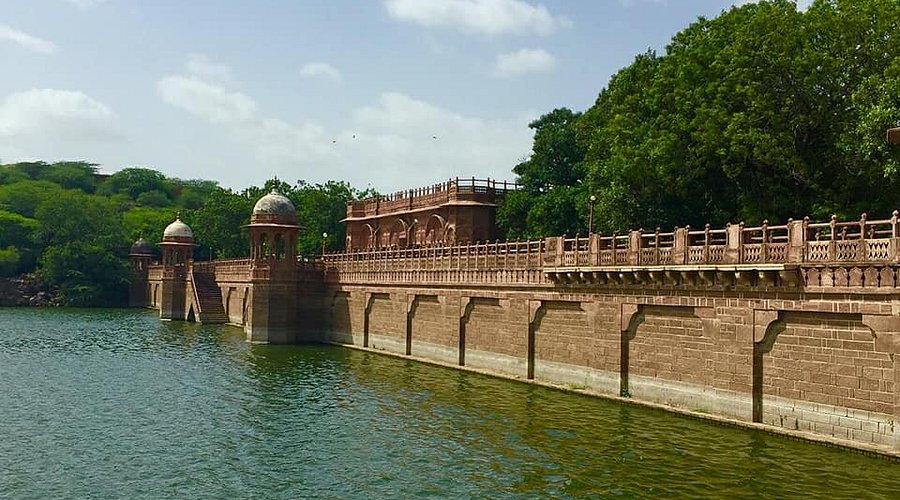 Balsamand Lake Jodhpur: Palace Heritage, Boating & Visit Tips