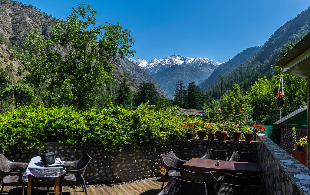 Best Cafes in Kasol: Scenic Spots, Timing and Tips