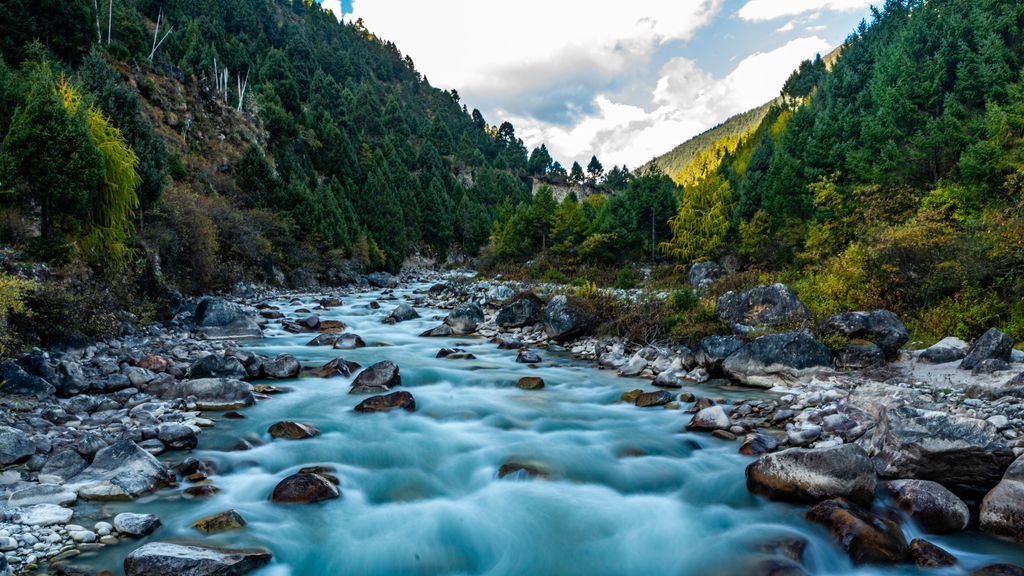 Bhutan Rivers: Scenic Routes, Seasons and Travel Tips
