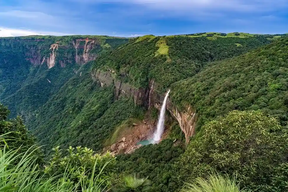 Bishop Falls Shillong: Height, Best Viewpoints & Visit Timings
