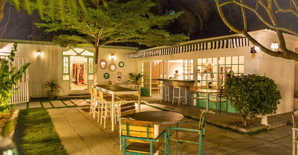 Best Cafes in Hyderabad: Rooftop Spots, Coffee & Night Ambience