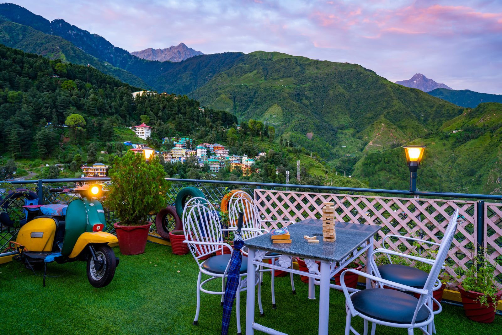 Best Cafes in Kasauli: Mountain Views