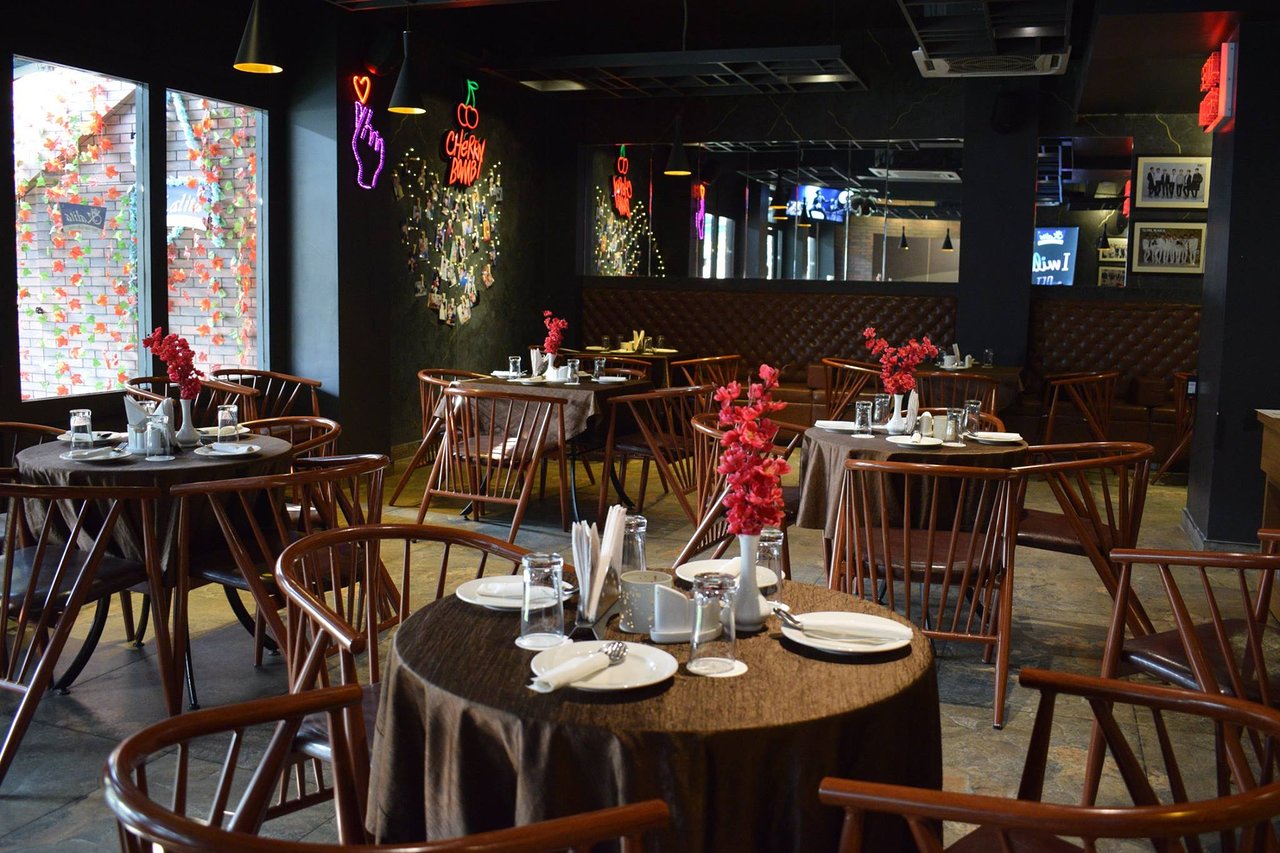 Best Cafes in Kullu-Manali: Scenic Spots, Coffee & Local Bites