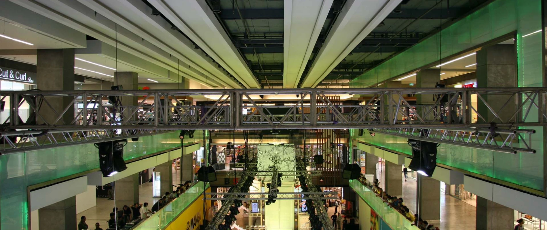 CentralWorld Bangkok: Shopping Floors, Food Zones & Opening Hours