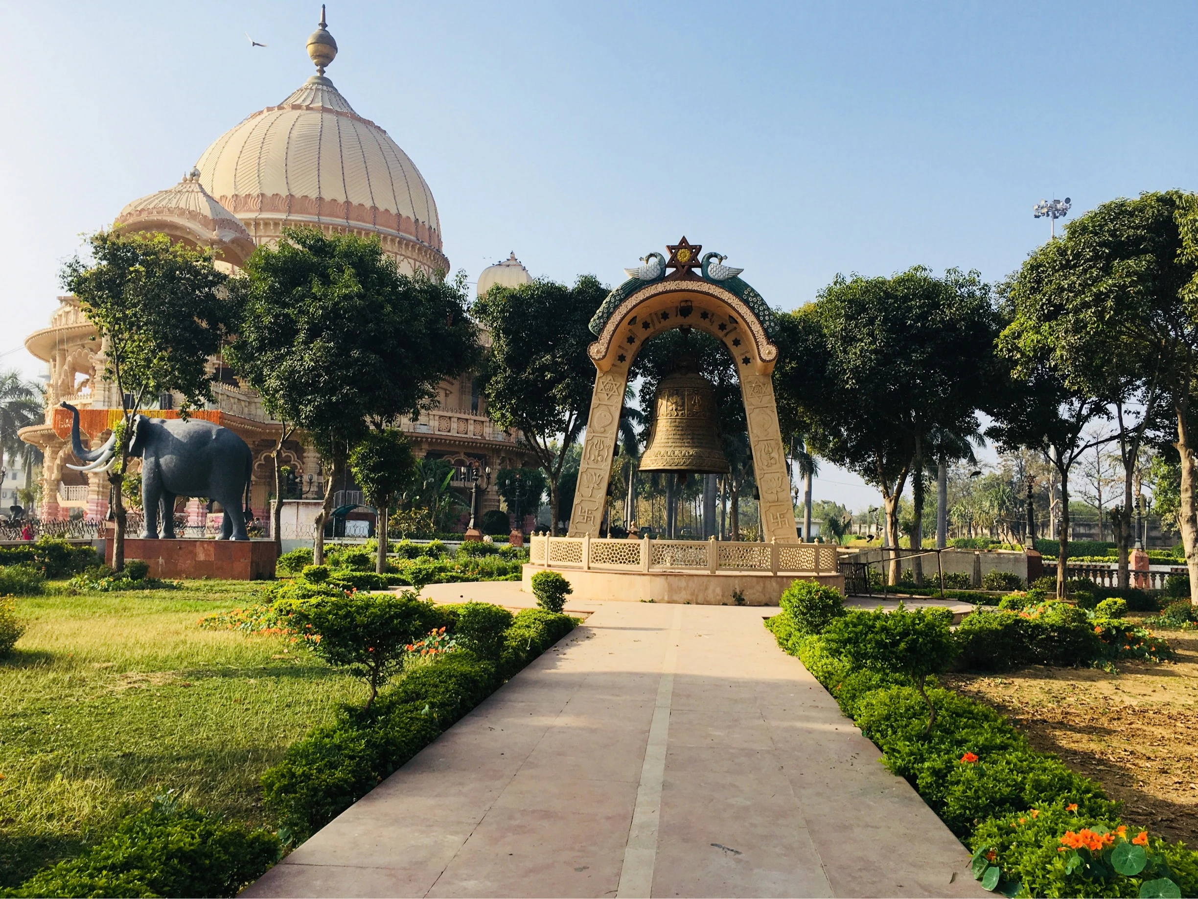 Chhatarpur Temple Delhi: Timings, Nearest Metro & Visitor Rules