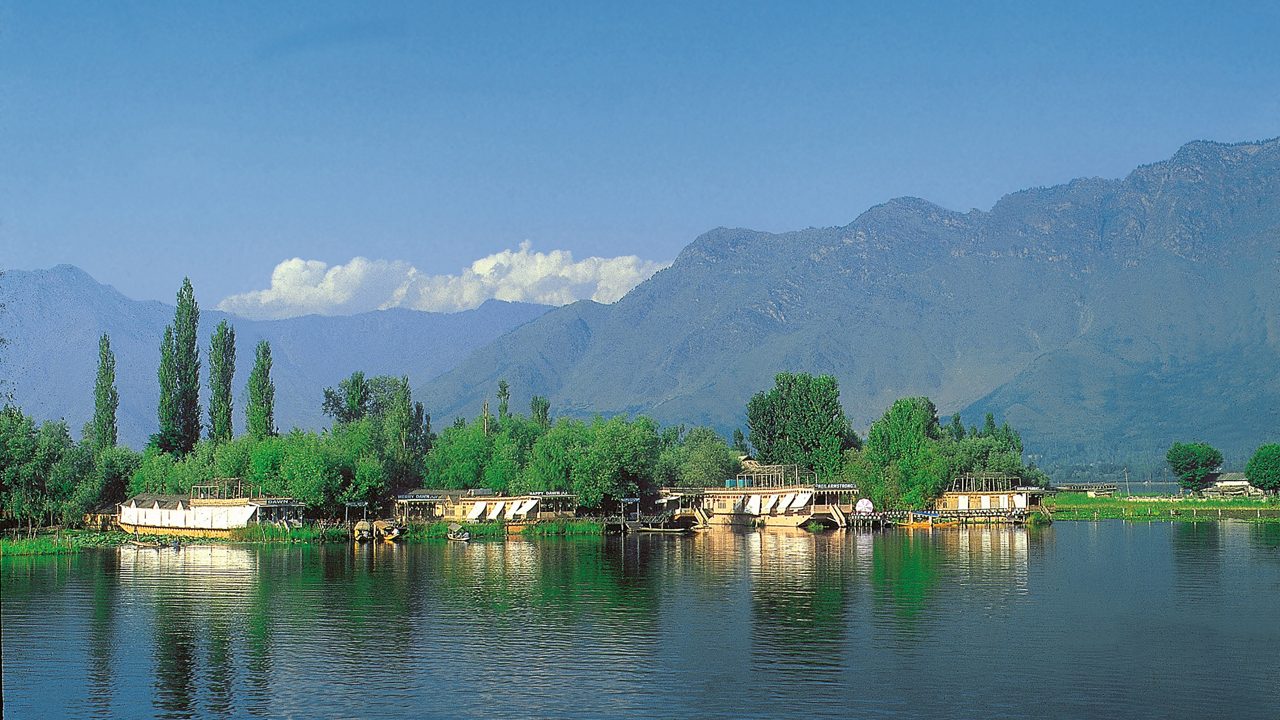 Dal Lake Kashmir Guide: Shikara Timing, Stay Planning, and Practical Srinagar Itinerary