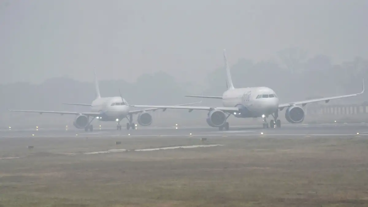 Flight Cancellations Due to Fog: Refund Rules, Compensation & Rebooking