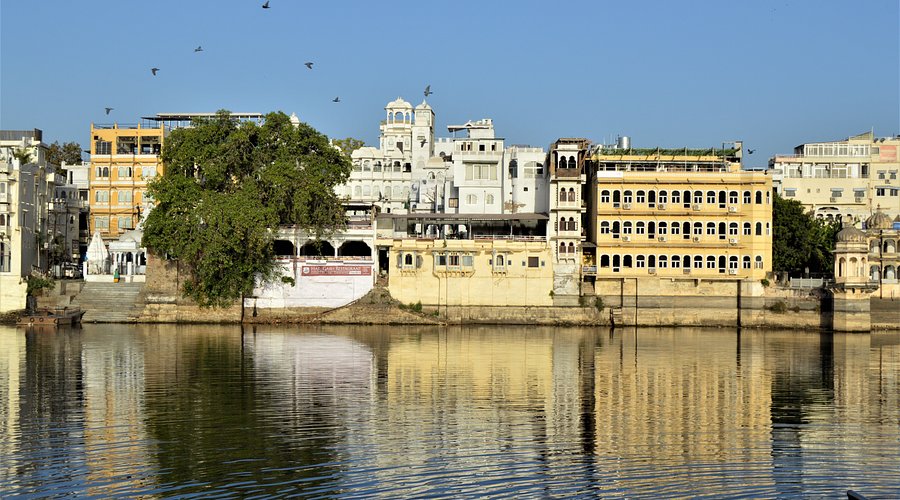 Gangaur Ghat Udaipur: Evening Views, Boating & Photo Spots
