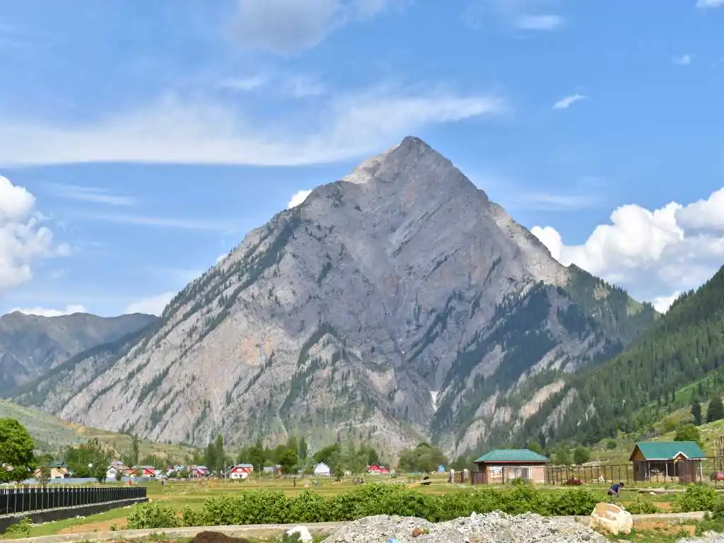 Habba Khatoon Peak Kashmir: Story, Route & Visitor Information