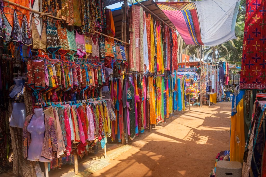 Hathi Pol Bazaar Udaipur: What to Buy, Timings & Bargain Tips