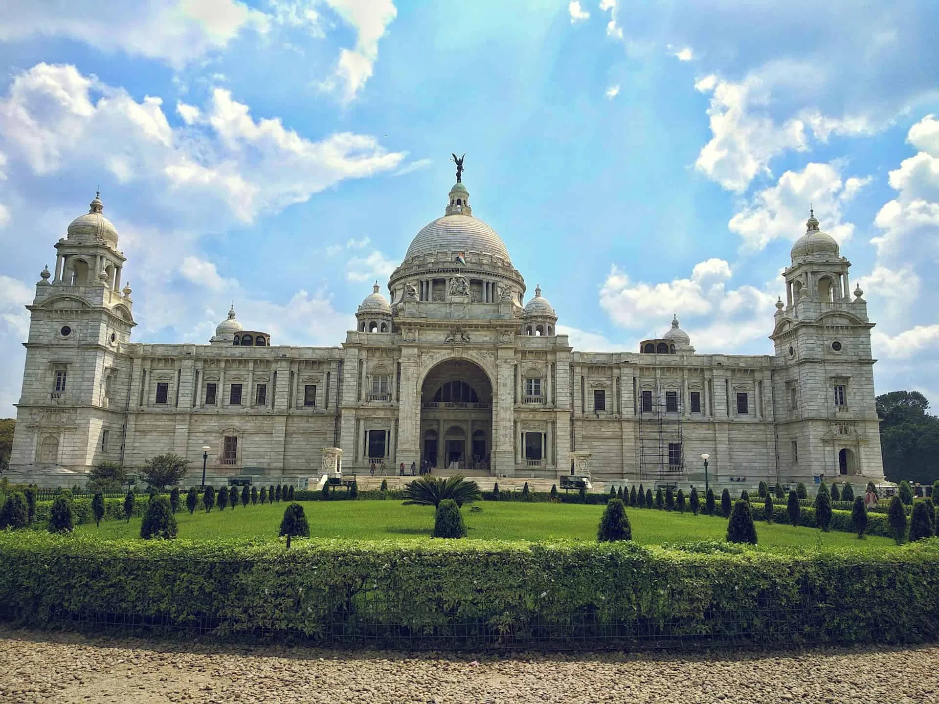 Hidden Gems in Kolkata: Offbeat Lanes, Culture & Local Eats
