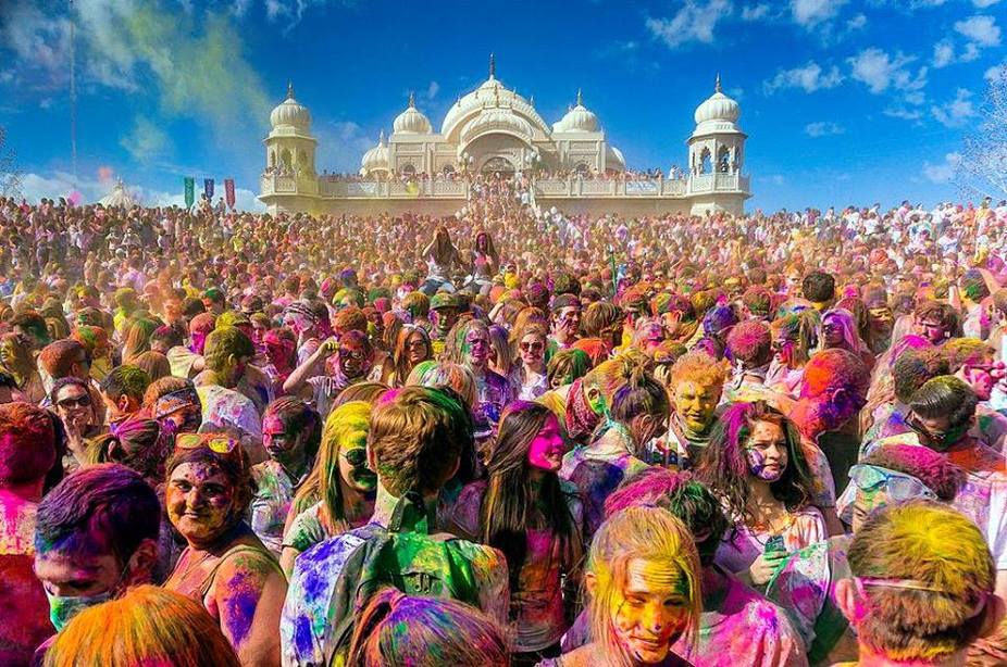 Lathmar Holi in Barsana: Experience the Unique Playful Tradition