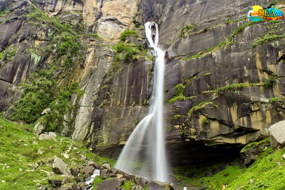 Jogini Waterfall Manali: Complete Trek Route and Tips
