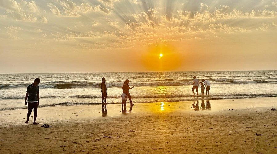 Juhu Chowpatty Mumbai: Street Food, Sunset & Beach Activities