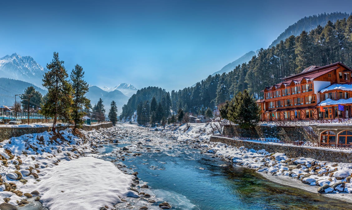 Kashmir in Summers vs Winters: Best Time to Visit
