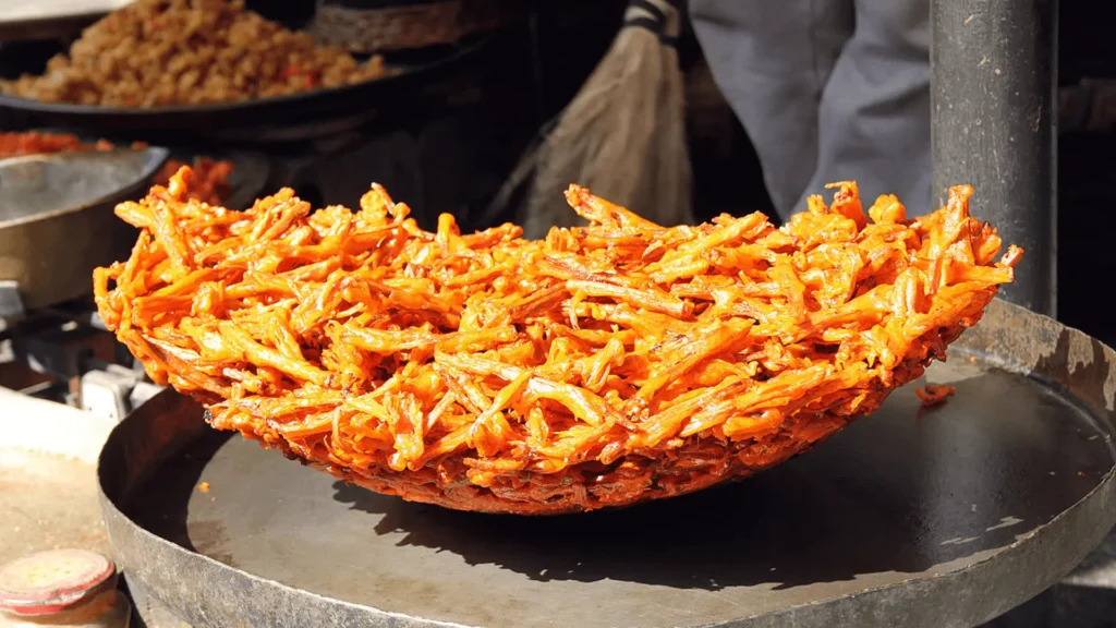 Kashmiri Street Food: 15 Must-Try Dishes & Places