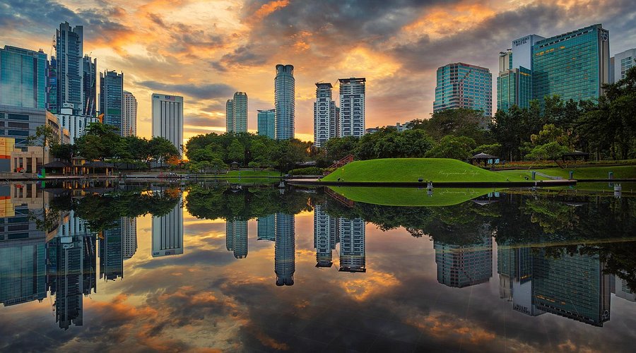KLCC Park Kuala Lumpur: Lake Symphony Timings & Family Activities