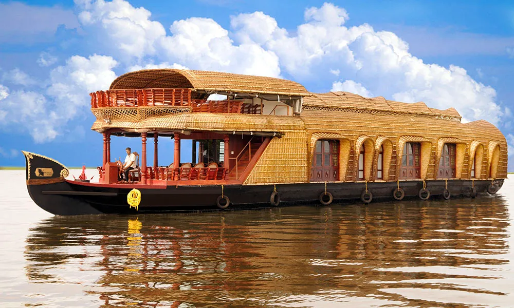 Kumarakom Houseboat Honeymoon: Packages, Stay Types & Best Routes