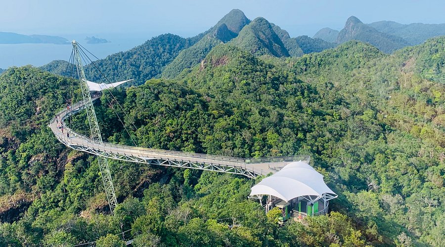 Langkawi Sky Bridge: Ticket Price, Cable Car Timings & Tips