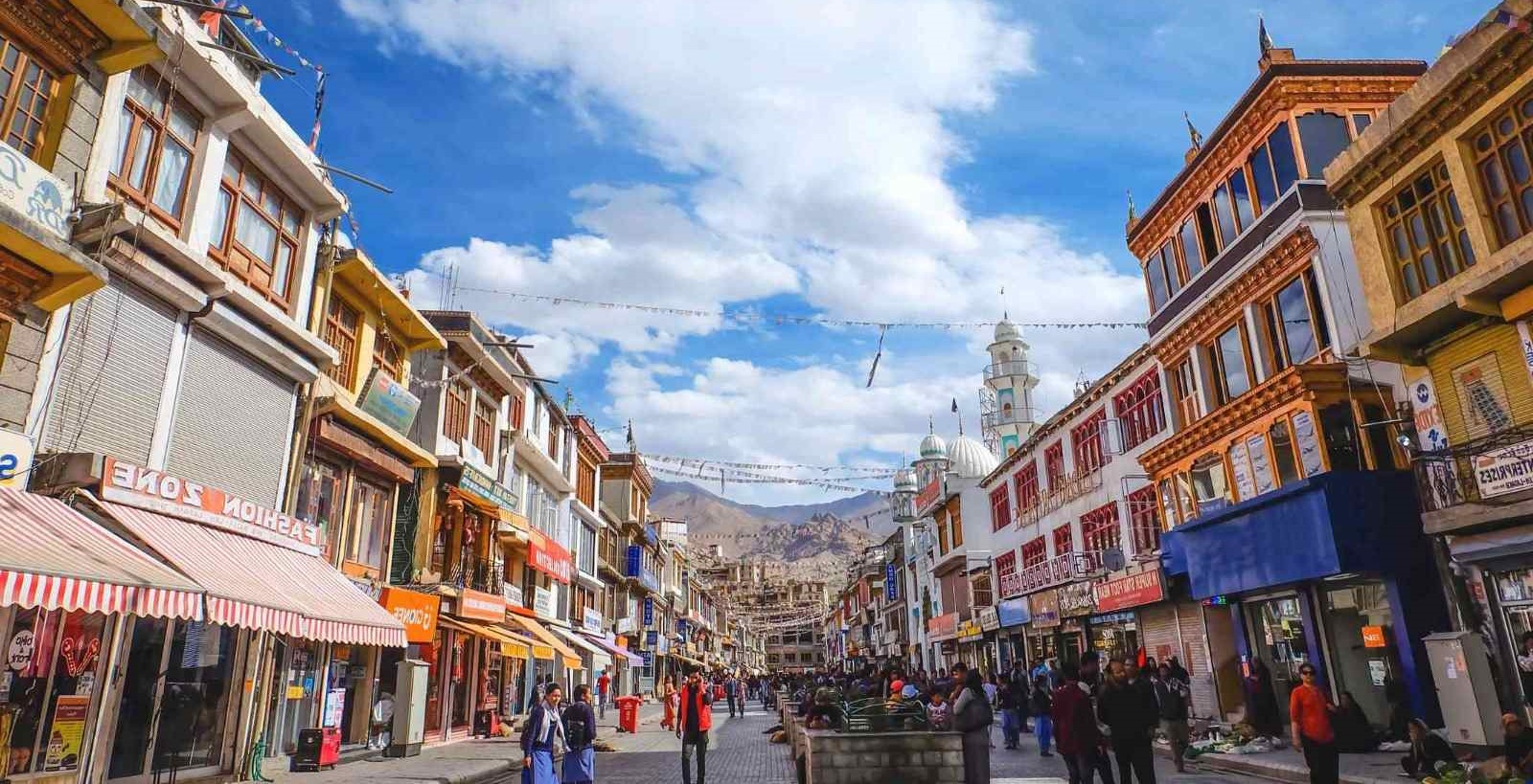 Leh Bazaar Ladakh: Shopping, Cafes & Local Tibetan Market Finds