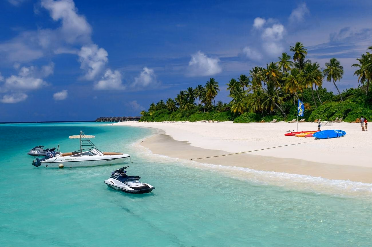 Maldives in May: Weather Trends, Resort Prices & Travel Tips