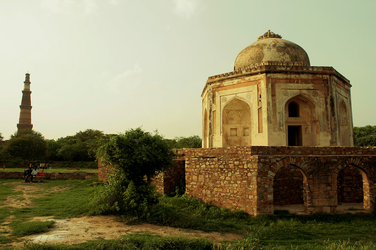 Mehrauli Archaeological Park: Heritage Walk Route & Monument Highlights
