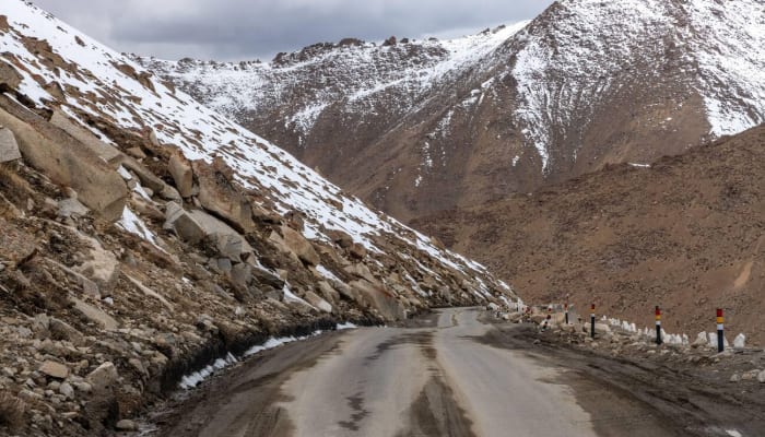 Mountain Passes in Ladakh: Heights, Routes and Tips