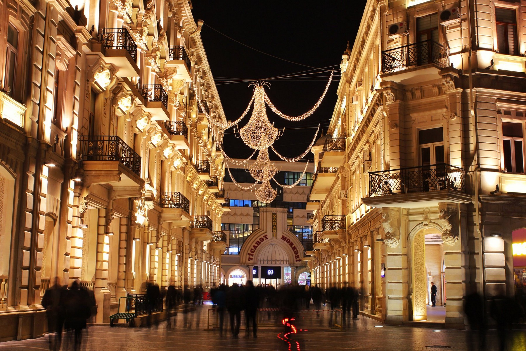 Nizami Street Baku: Shopping and Dining Guide 2026
