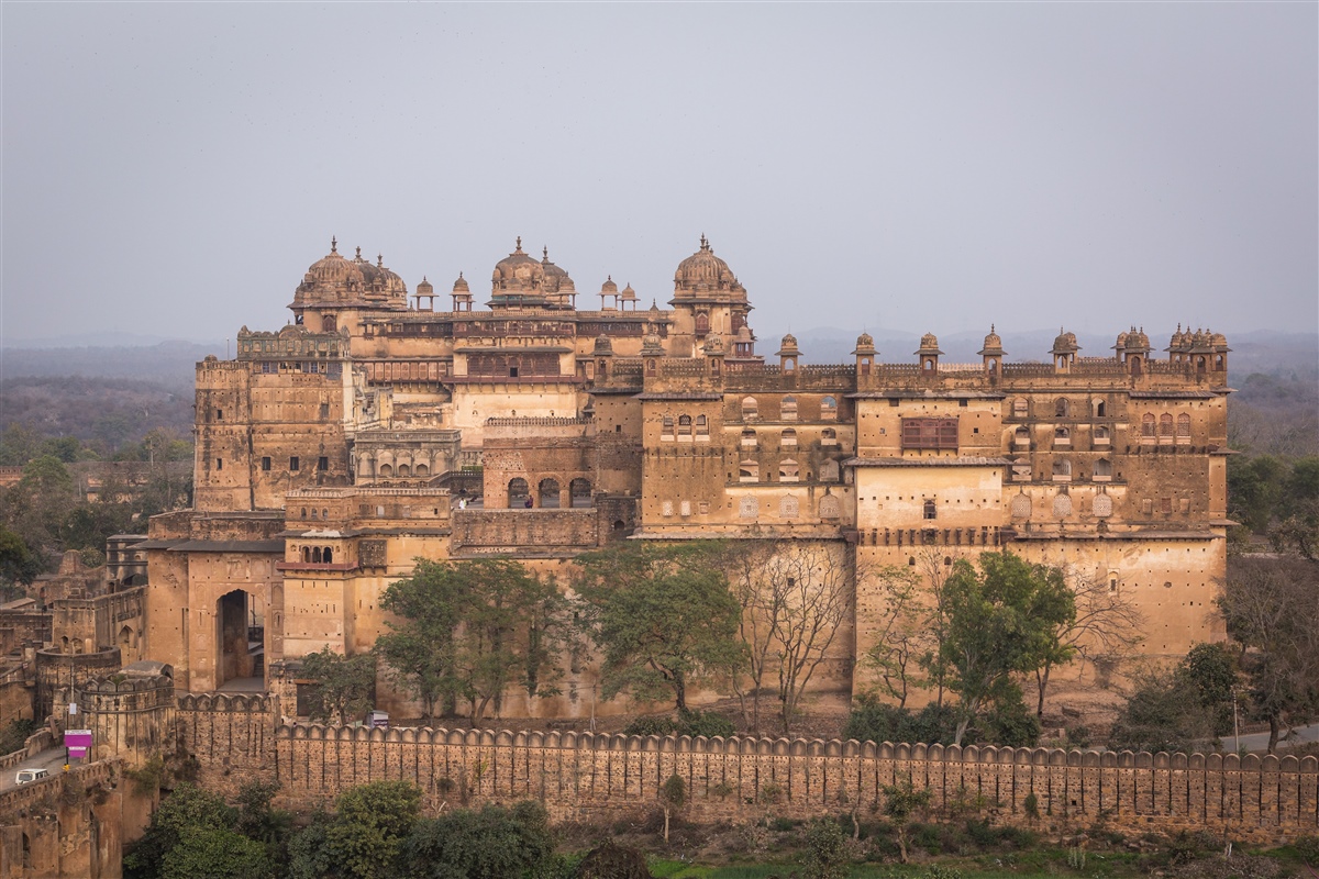 Orchha Fort: Ticket Price, Timings & Fort Complex Highlights
