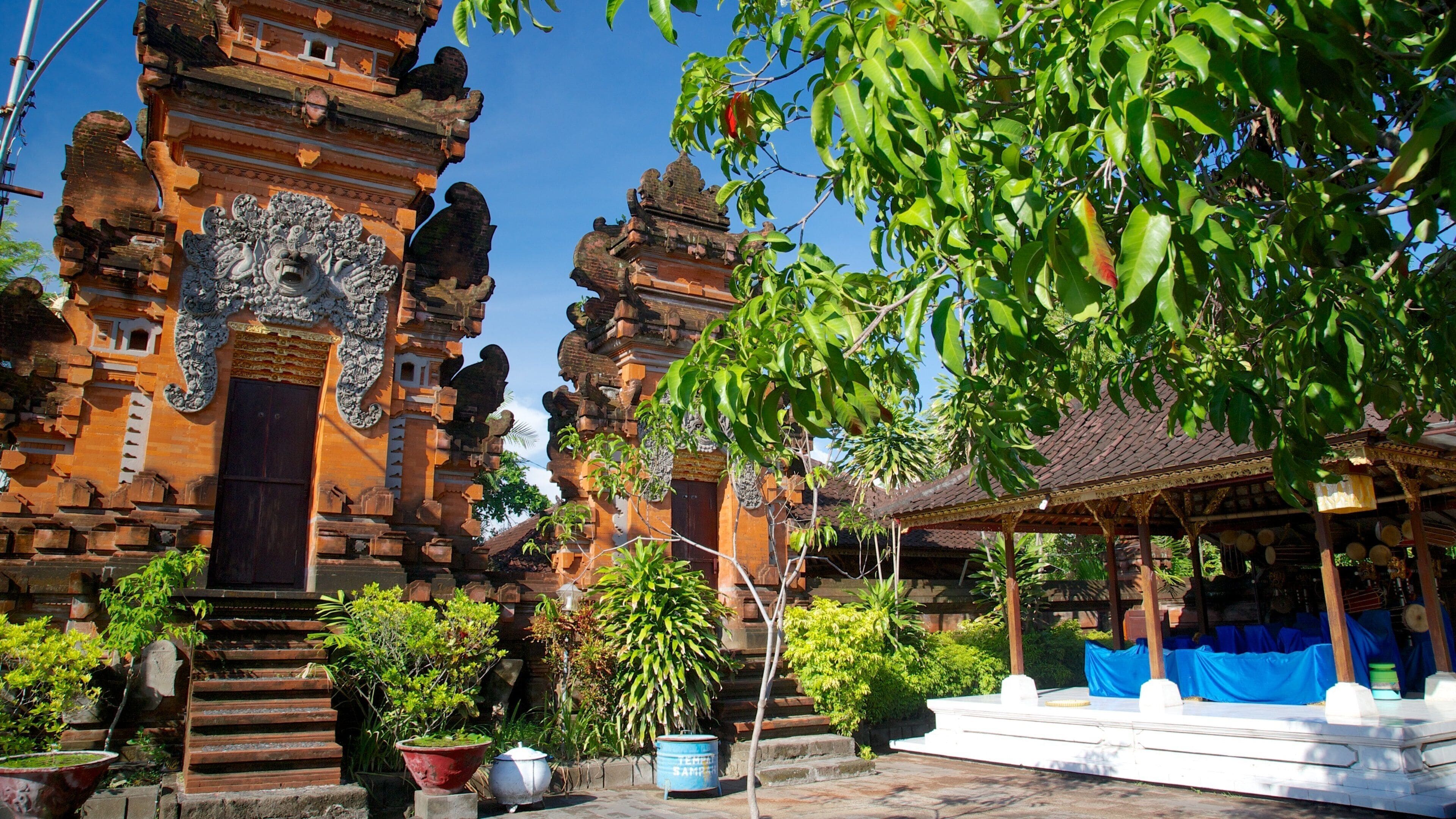 Petitenget Temple Seminyak Bali: Timings, Dress Code & Visitor Tips