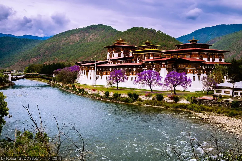 Phuentsholing Bhutan: Border Entry, Places to Visit & Stay Options