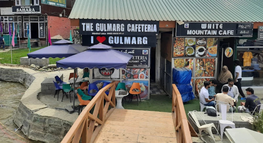 Places to Eat in Gulmarg: Mountain Cafes, Kashmiri Food & Top Restaurants