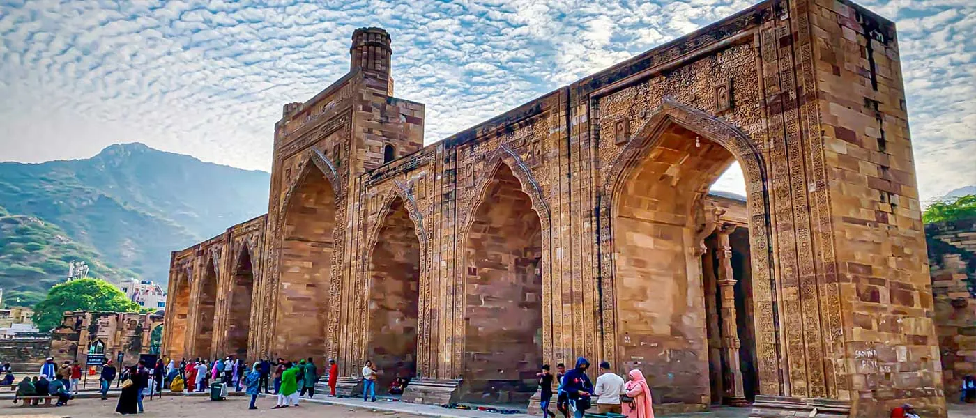 Places to Visit in Ajmer: Dargah, Forts & Heritage Spots