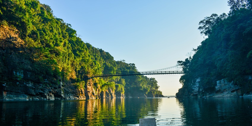 Best Places to Visit in Dawki: River Views, Camps & Border Points