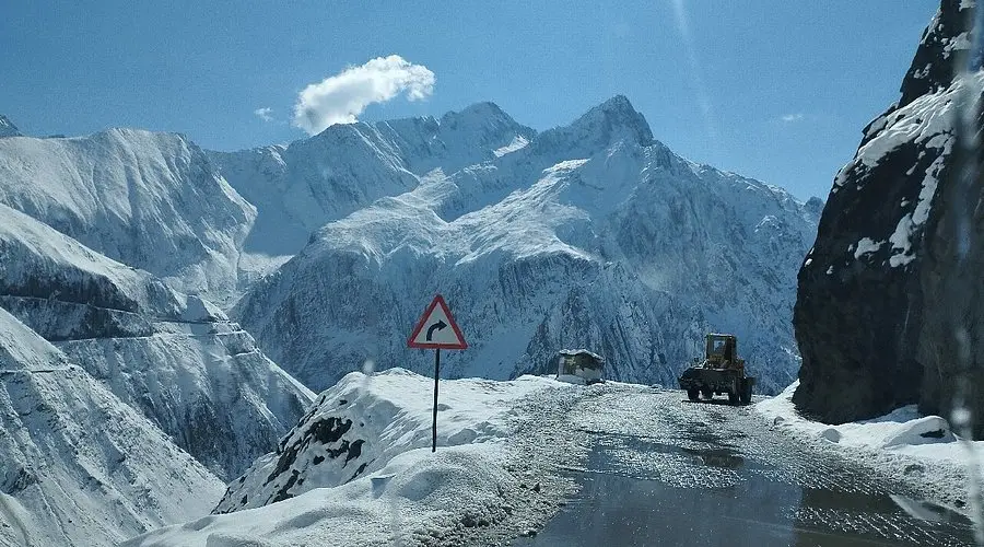 Places to Visit in Drass Valley: War Sites, Passes & Mountain Views