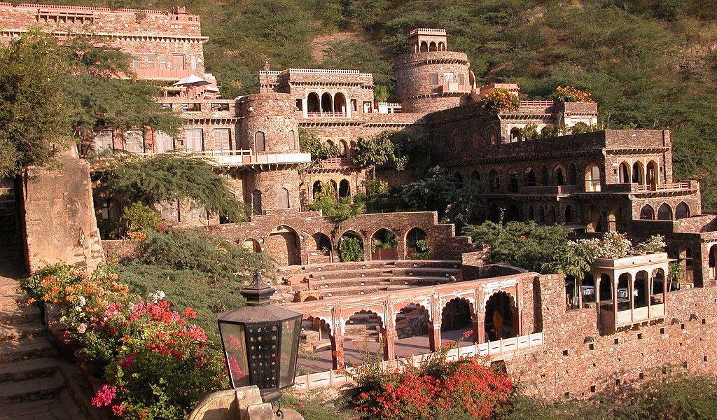 15 Best Places to Visit in Gurugram: Parks, Museums & Night Spots