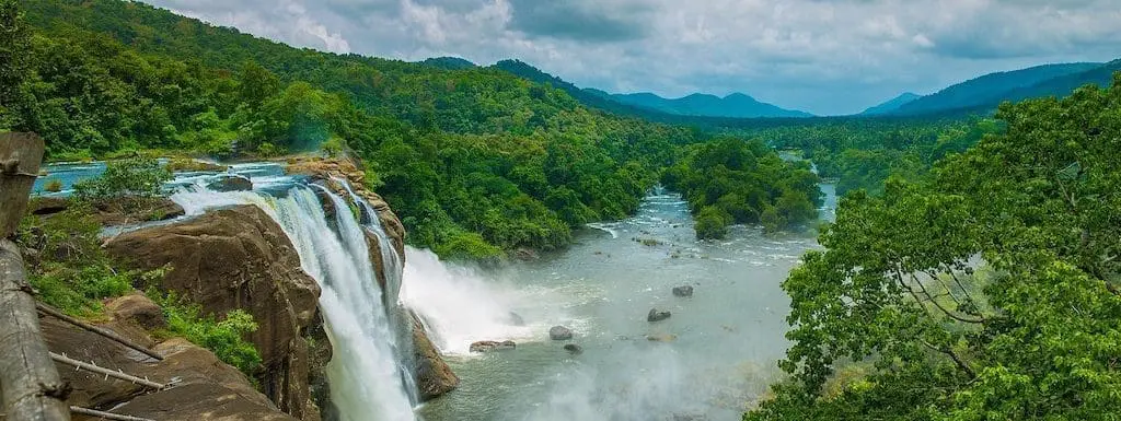 Places to Visit in Kerala in Monsoon: Backwaters, Falls & Green Escapes