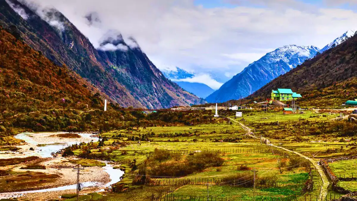 Places to Visit in Lachen Sikkim: Lakes, Monasteries & Routes
