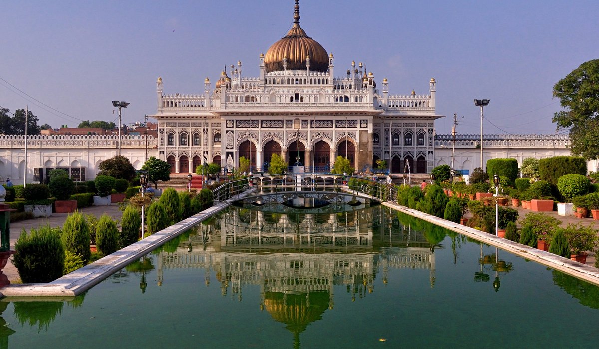 Best Places to Visit in Lucknow: Nawabi Heritage & Food Streets