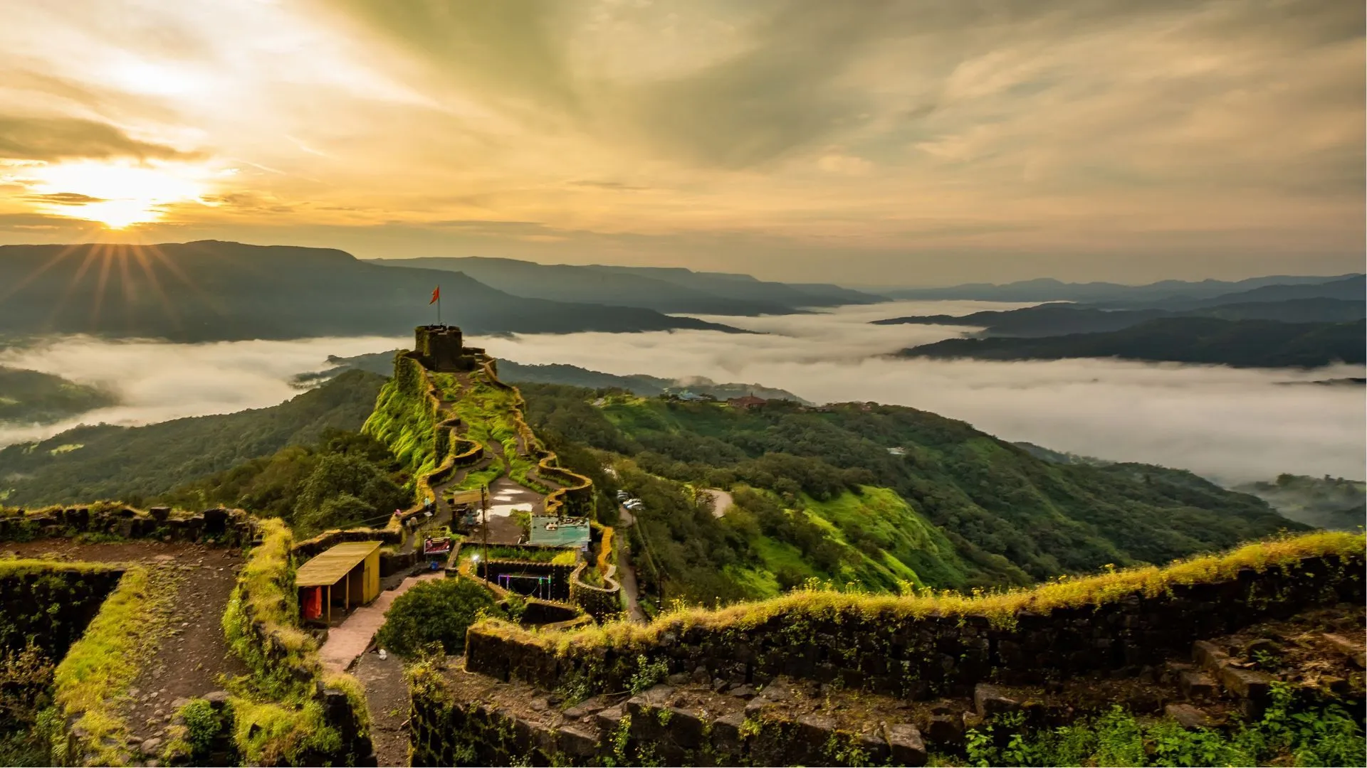 Places to Visit in Maharashtra: Beaches, Forts & Hill Stations