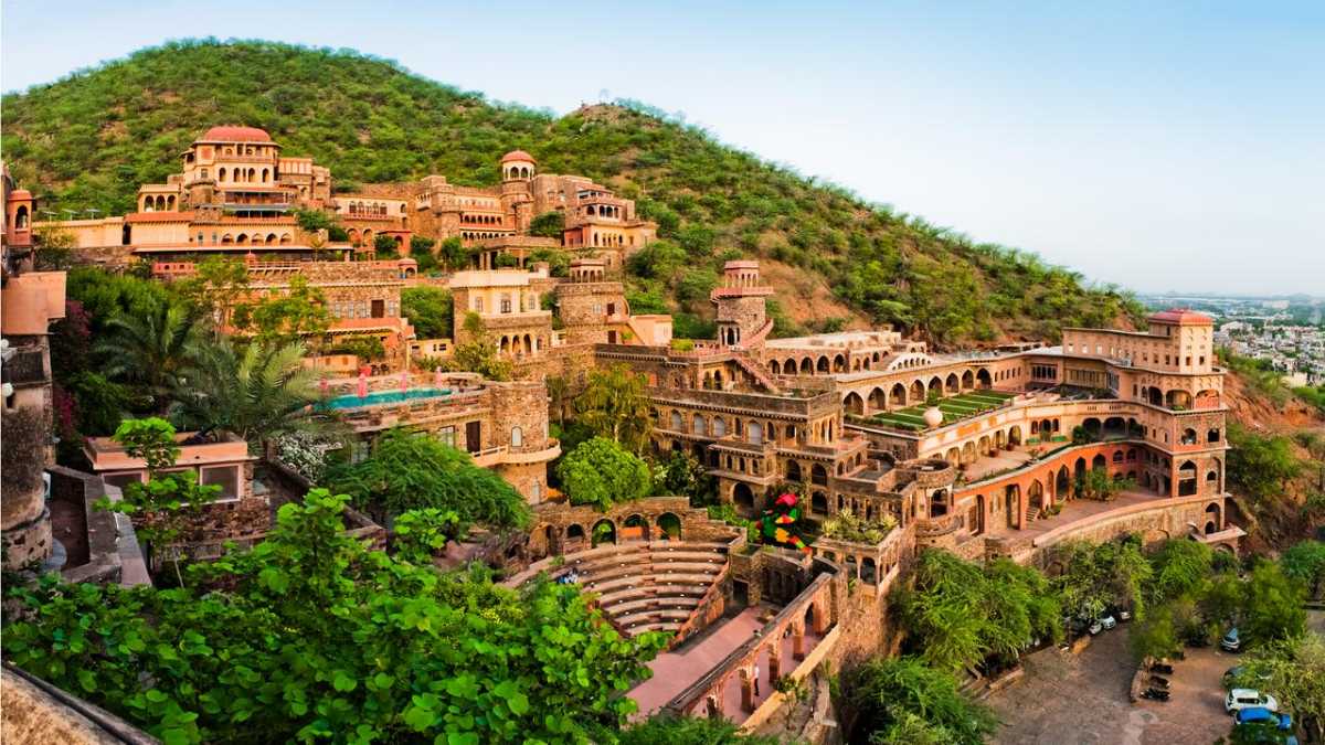Places to Visit Near Delhi in June: Cool Escapes & Weekend Routes
