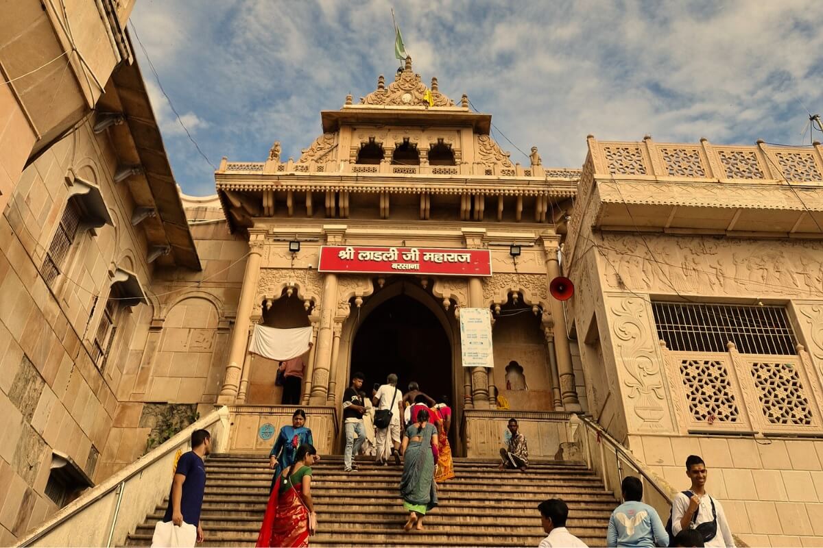 Radha Rani Temple Barsana: Darshan Timings, Ropeway & Visit Tips