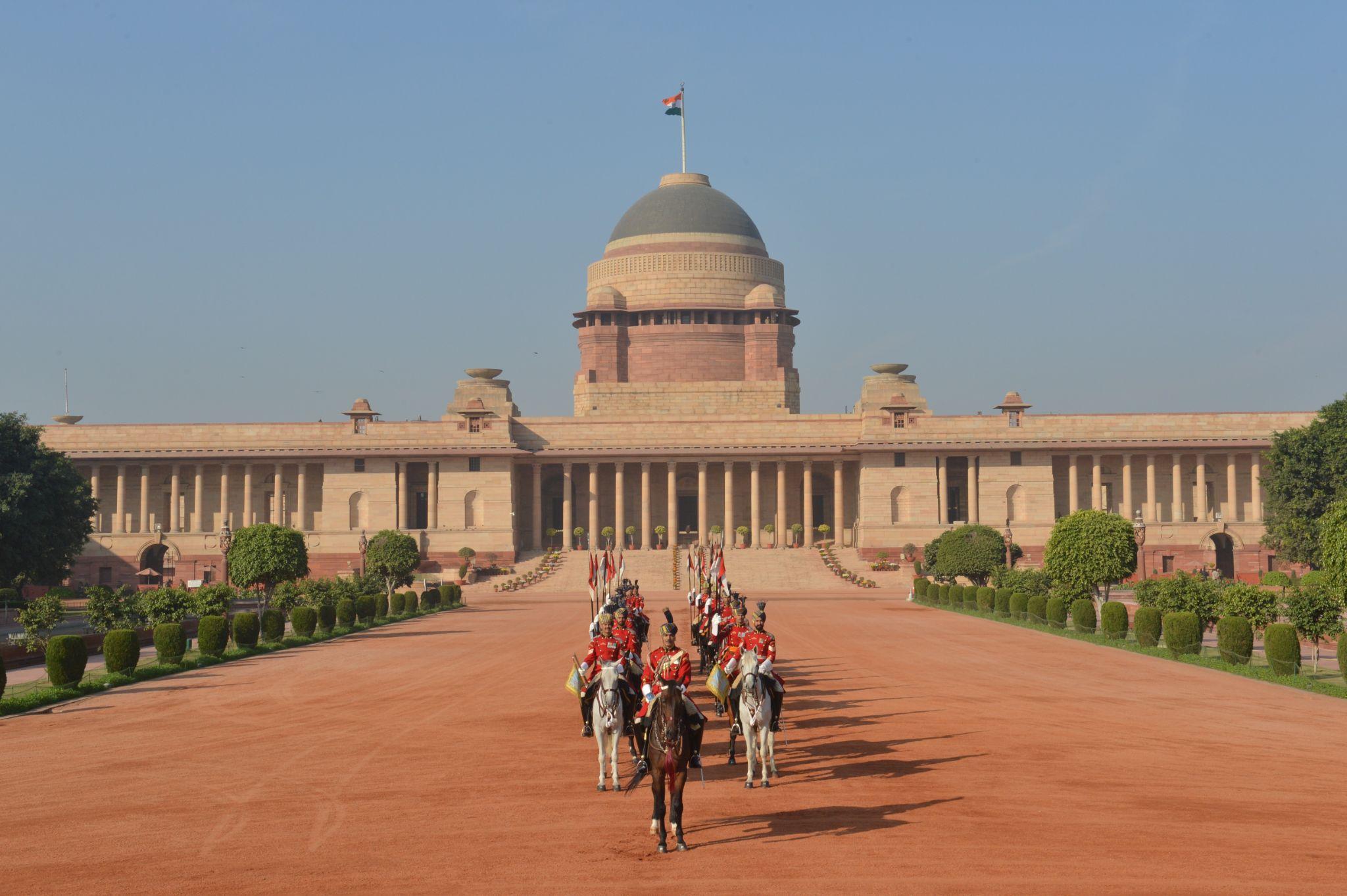 Rashtrapati Bhavan Delhi: Online Booking, Timings & Visitor Rules