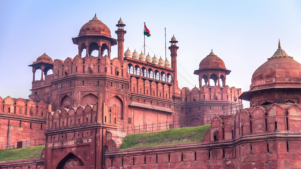 Red Fort Delhi: Ticket Price, Timings, Metro Route & Sound Show