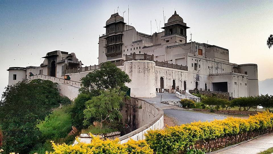 Sajjangarh Monsoon Palace: Udaipur Hill Fort