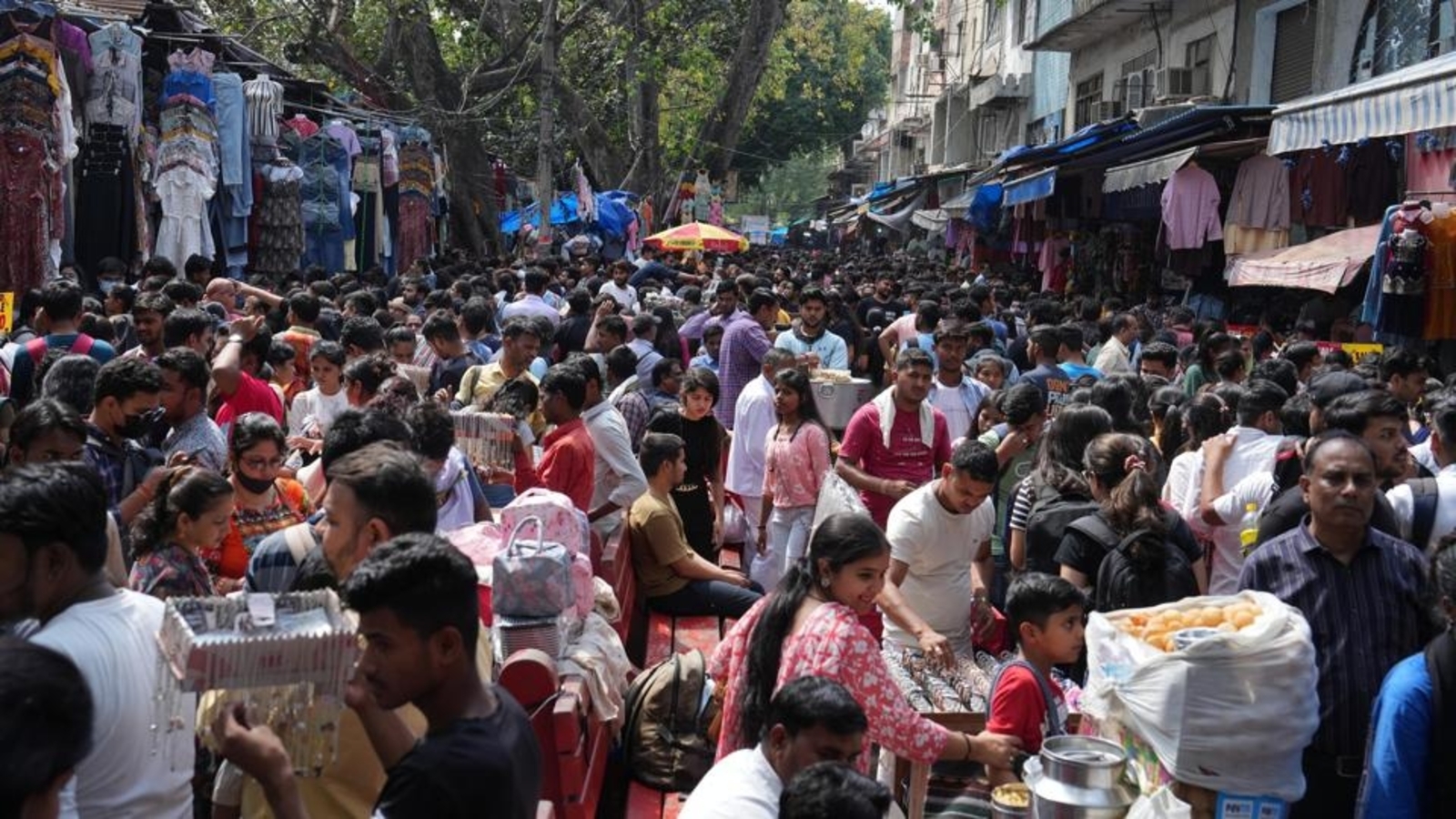 Sarojini Nagar Market Delhi: Best Lanes, Price Range & Shopping Tips